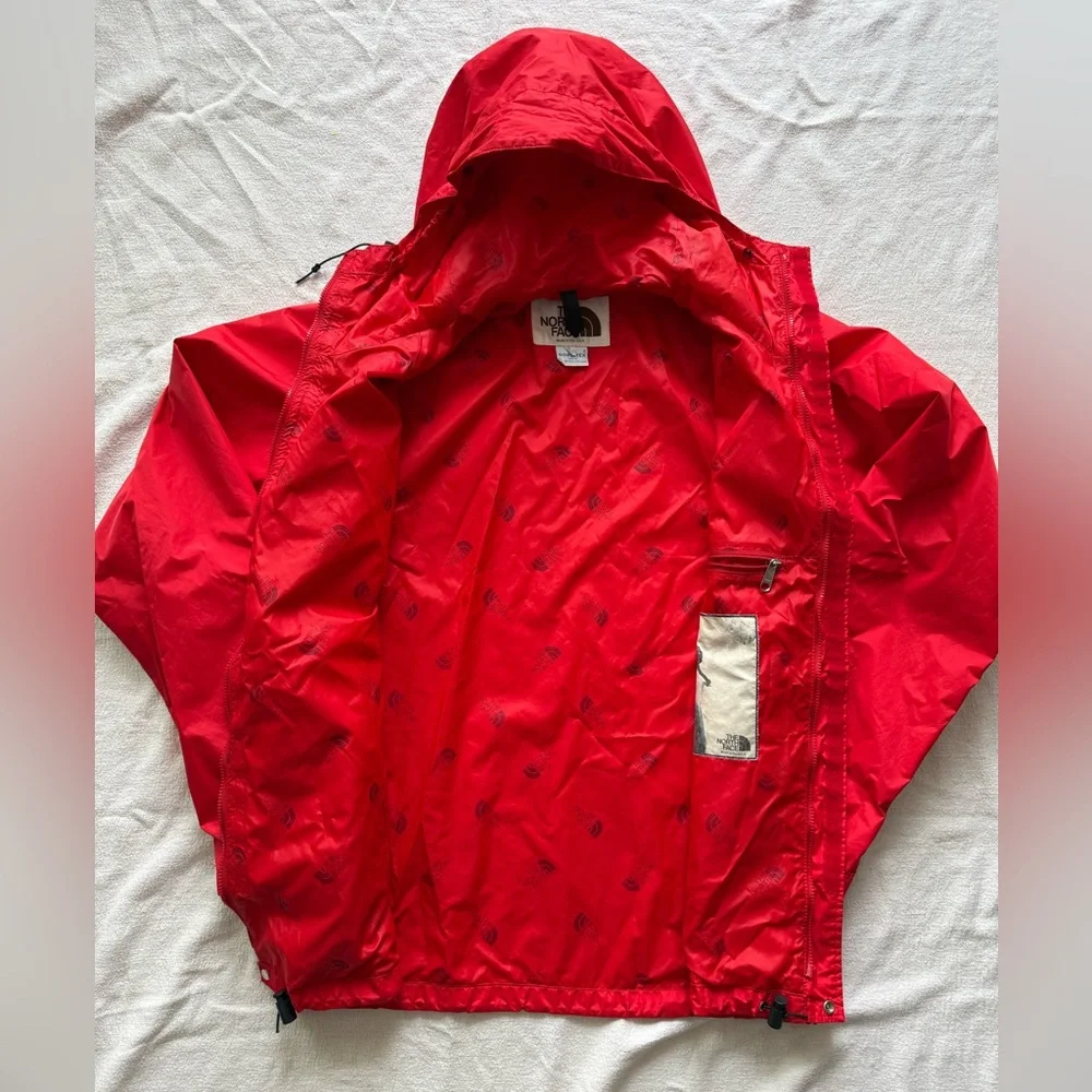 Vintage North Face  Red Hooded Rain Jacket Large - Picture 17 of 17